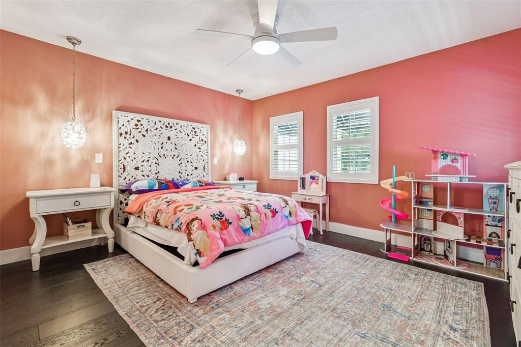 For Rent: $5,995 (3 beds, 3 baths, 2636 Square Feet)