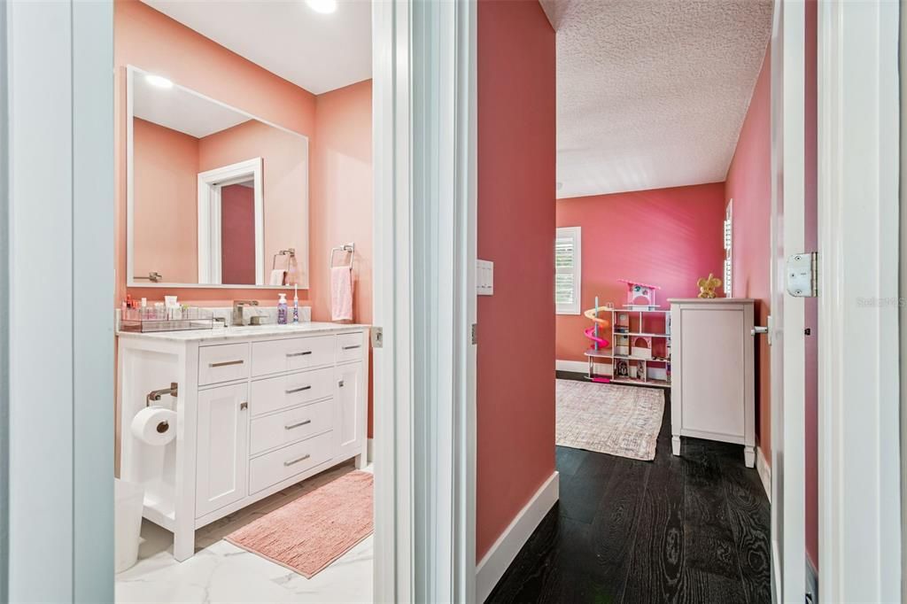 For Rent: $5,995 (3 beds, 3 baths, 2636 Square Feet)