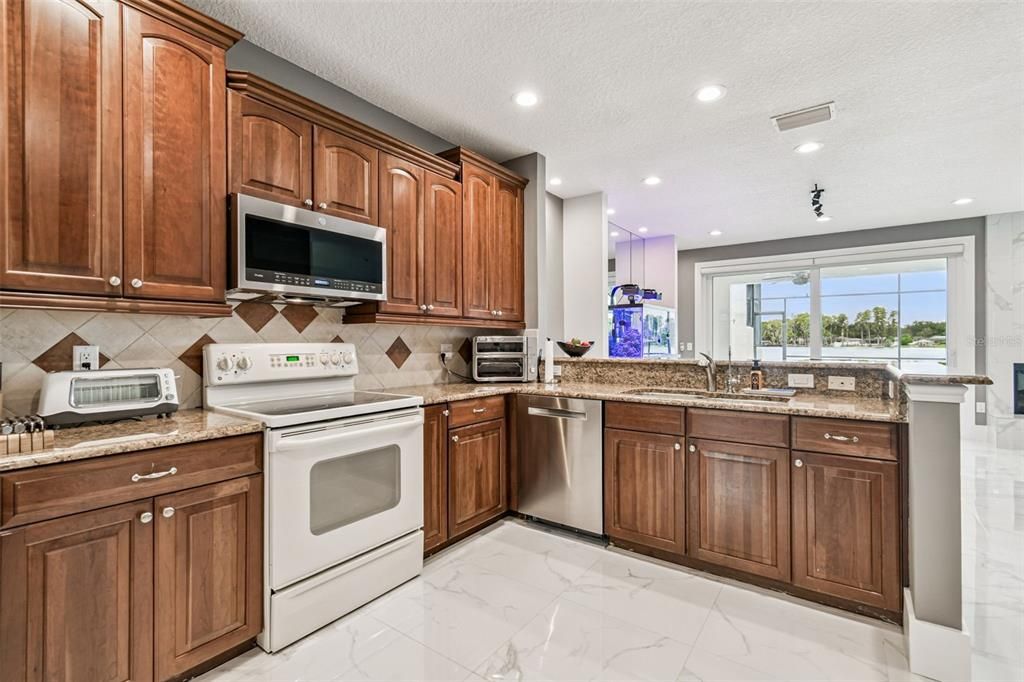 For Rent: $5,995 (3 beds, 3 baths, 2636 Square Feet)