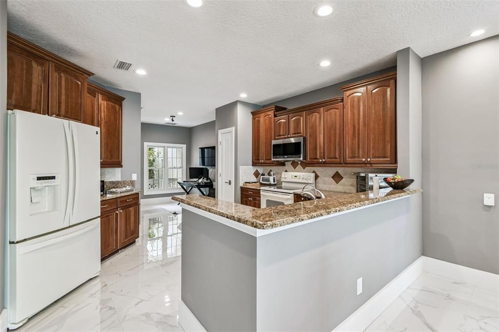 For Rent: $5,995 (3 beds, 3 baths, 2636 Square Feet)