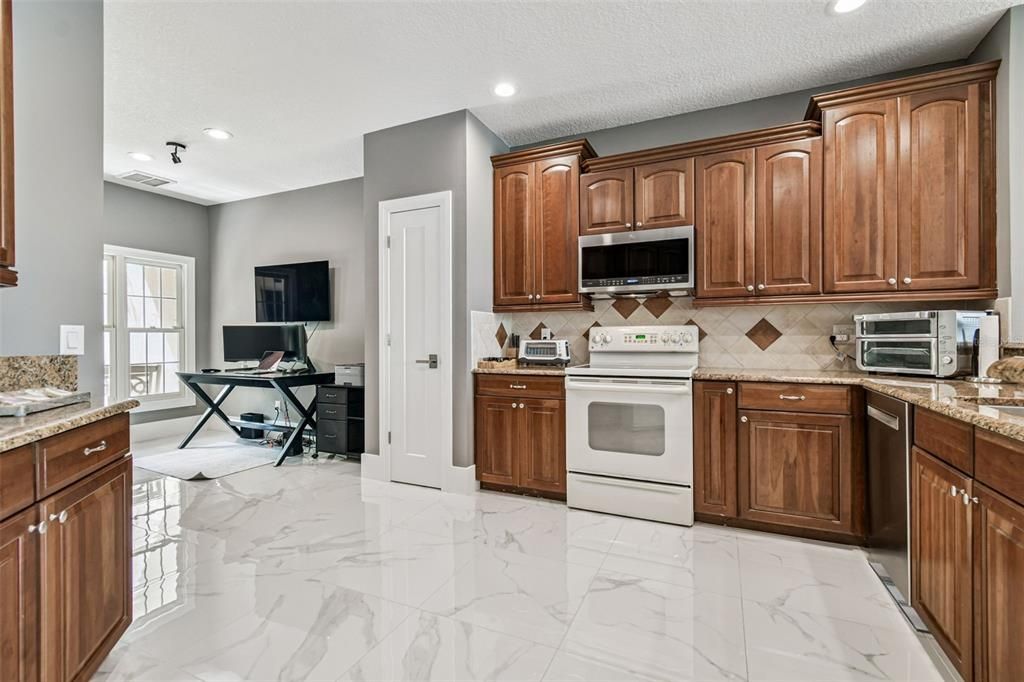 For Rent: $5,995 (3 beds, 3 baths, 2636 Square Feet)