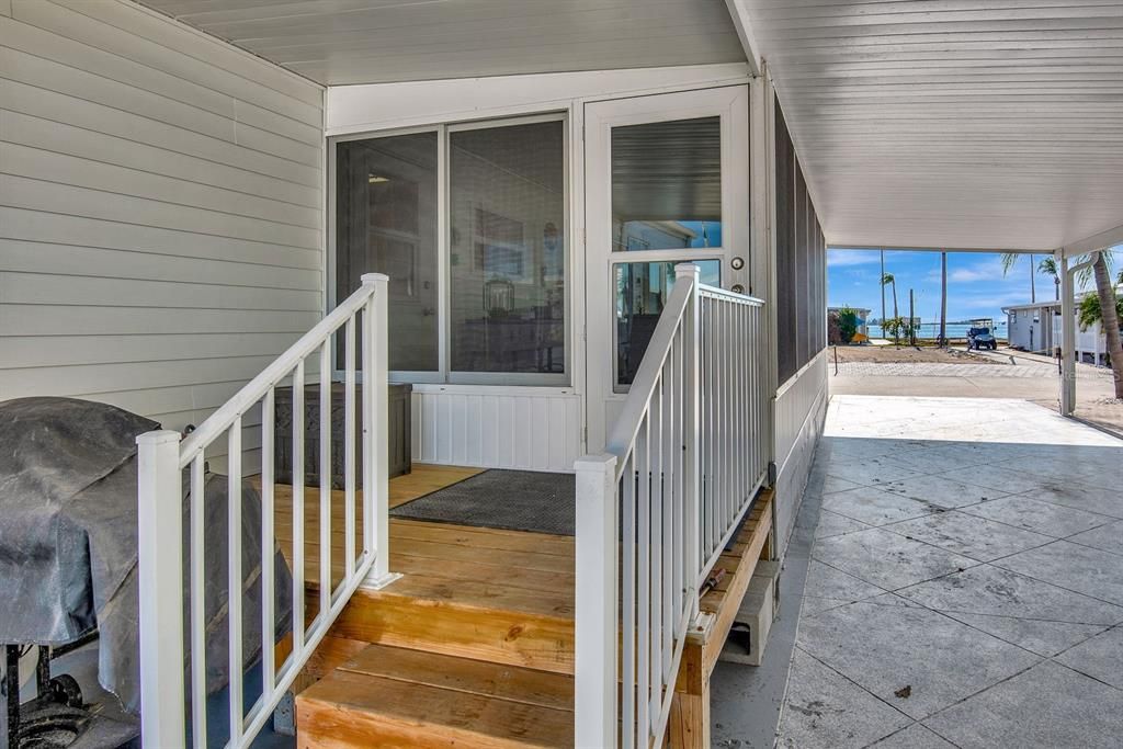 For Sale: $285,000 (2 beds, 2 baths, 960 Square Feet)