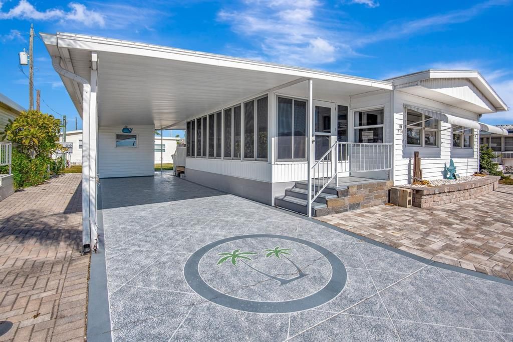 For Sale: $285,000 (2 beds, 2 baths, 960 Square Feet)