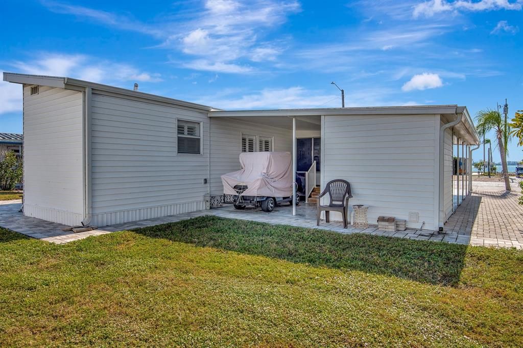 For Sale: $285,000 (2 beds, 2 baths, 960 Square Feet)