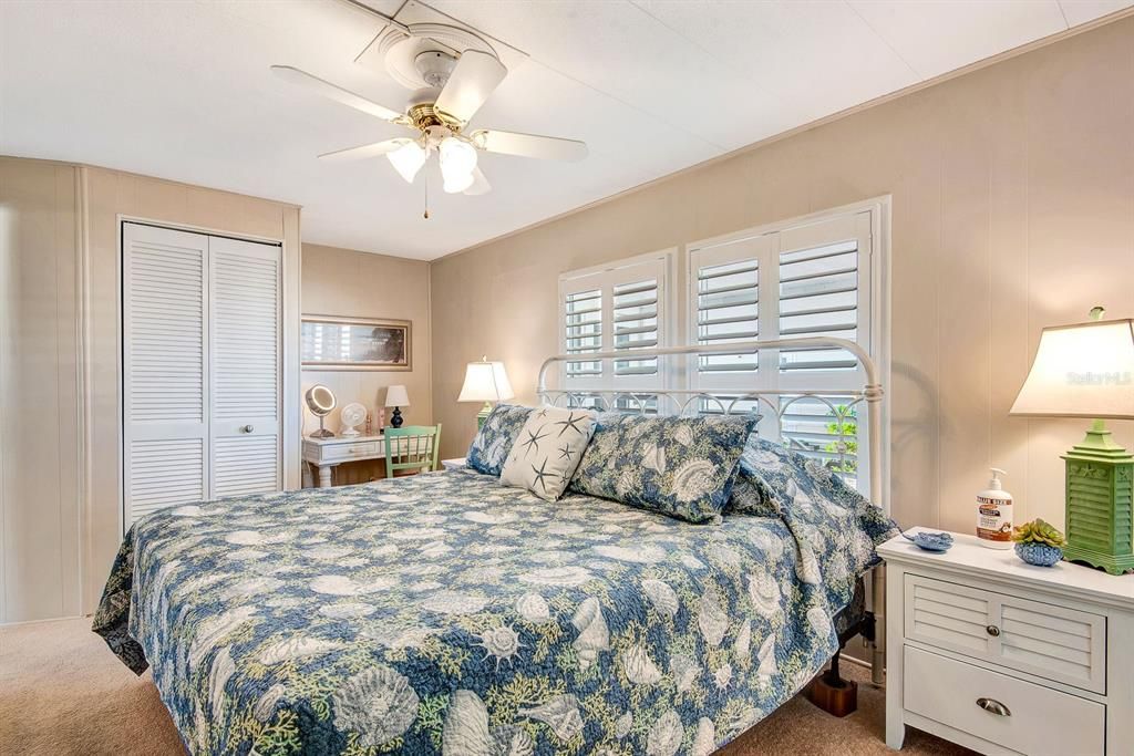 For Sale: $285,000 (2 beds, 2 baths, 960 Square Feet)