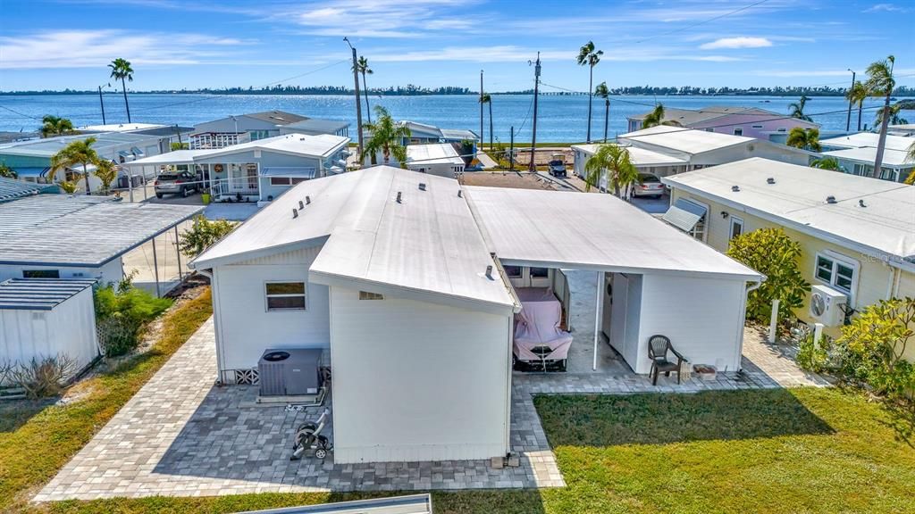 For Sale: $285,000 (2 beds, 2 baths, 960 Square Feet)