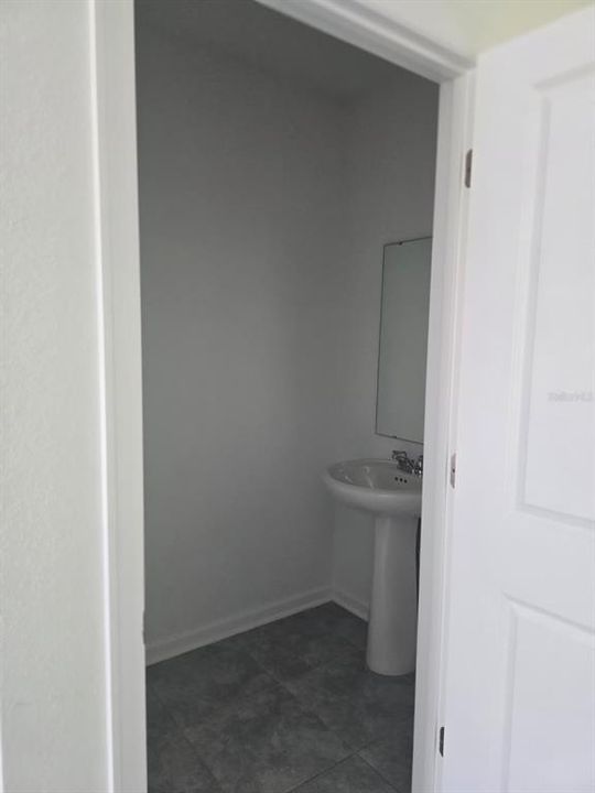 合同活跃: $2,500 (5 贝兹, 2 浴室, 2388 平方英尺)