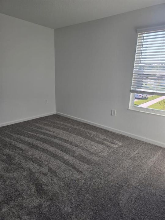 合同活跃: $2,500 (5 贝兹, 2 浴室, 2388 平方英尺)