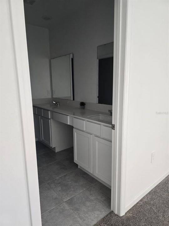 合同活跃: $2,500 (5 贝兹, 2 浴室, 2388 平方英尺)