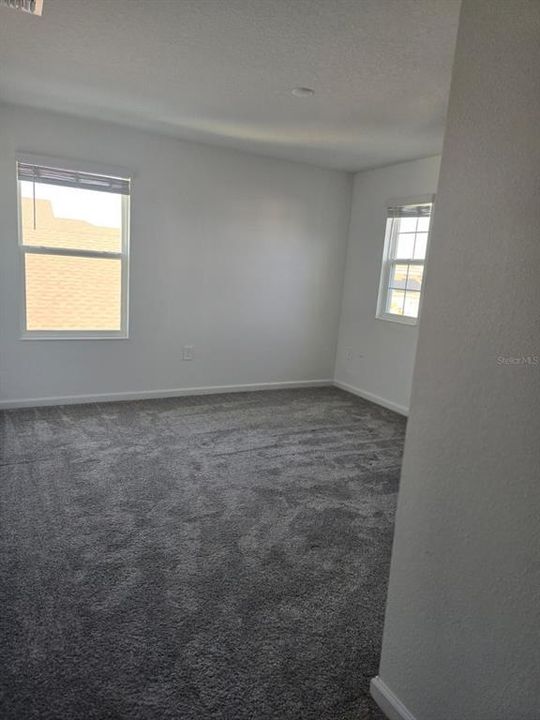 合同活跃: $2,500 (5 贝兹, 2 浴室, 2388 平方英尺)