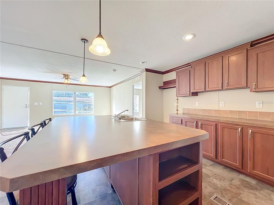 На продажу: $195,000 (2 спален, 2 ванн, 1560 Квадратных фут)