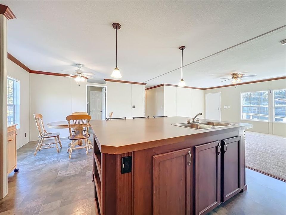 На продажу: $195,000 (2 спален, 2 ванн, 1560 Квадратных фут)