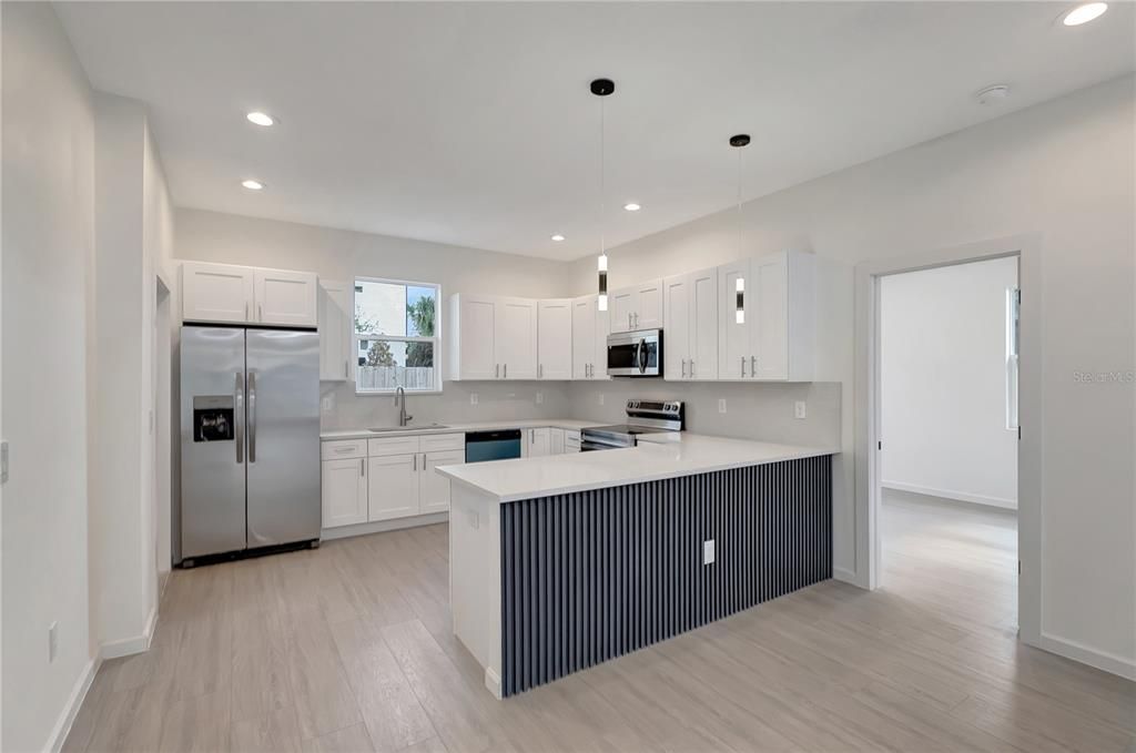 For Sale: $409,900 (4 beds, 2 baths, 1620 Square Feet)