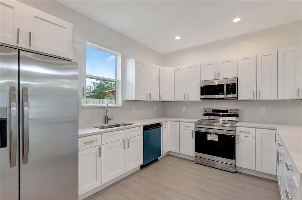 For Sale: $409,900 (4 beds, 2 baths, 1620 Square Feet)