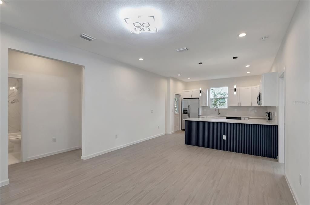 For Sale: $409,900 (4 beds, 2 baths, 1620 Square Feet)