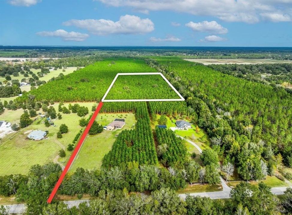 待售: $482,600 (12.70 acres)