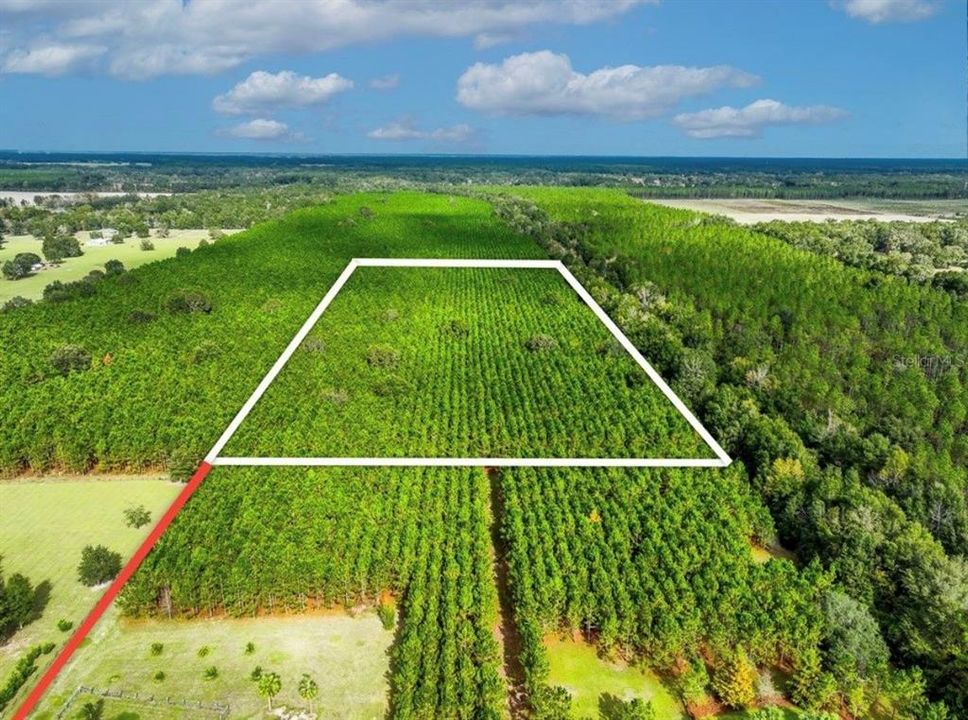 待售: $482,600 (12.70 acres)