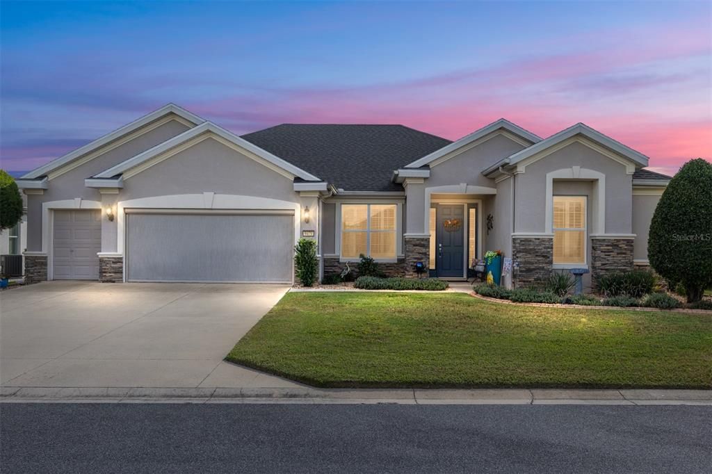 En Venta: $583,900 (3 camas, 2 baños, 2710 Pies cuadrados)