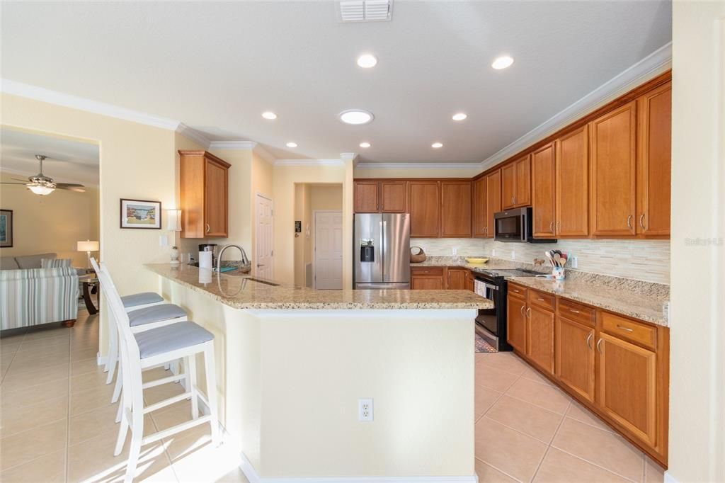 En Venta: $583,900 (3 camas, 2 baños, 2710 Pies cuadrados)