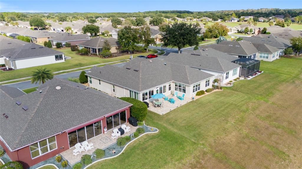 En Venta: $583,900 (3 camas, 2 baños, 2710 Pies cuadrados)