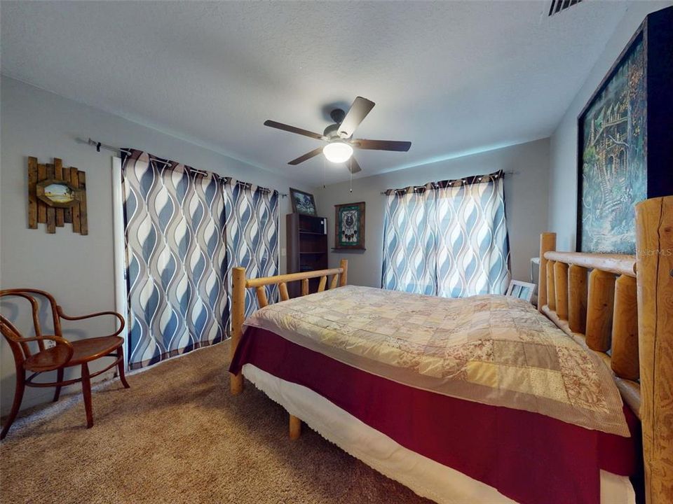 待售: $345,000 (4 贝兹, 2 浴室, 2127 平方英尺)