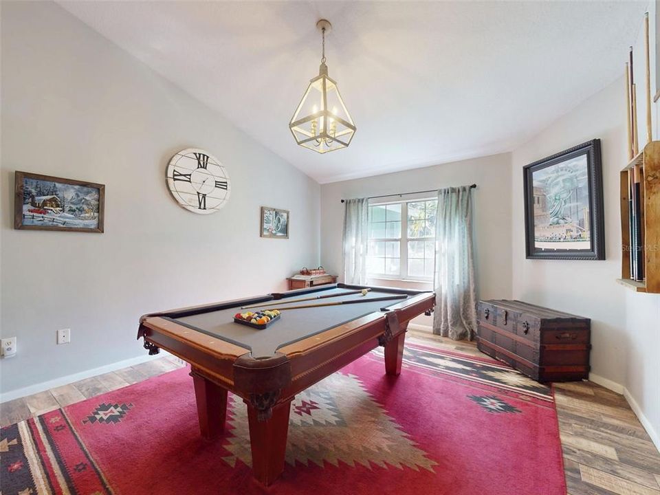 待售: $345,000 (4 贝兹, 2 浴室, 2127 平方英尺)