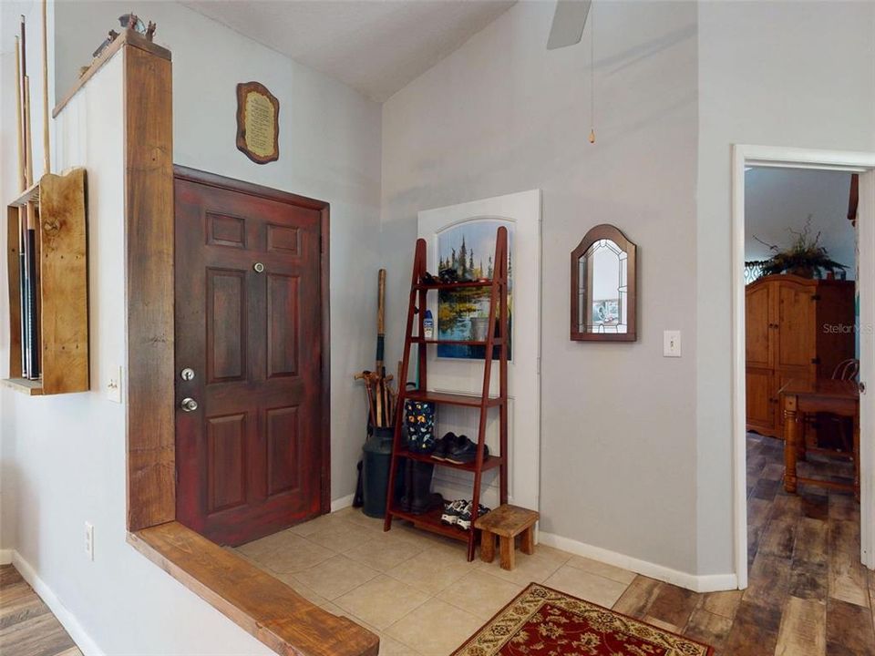 待售: $345,000 (4 贝兹, 2 浴室, 2127 平方英尺)