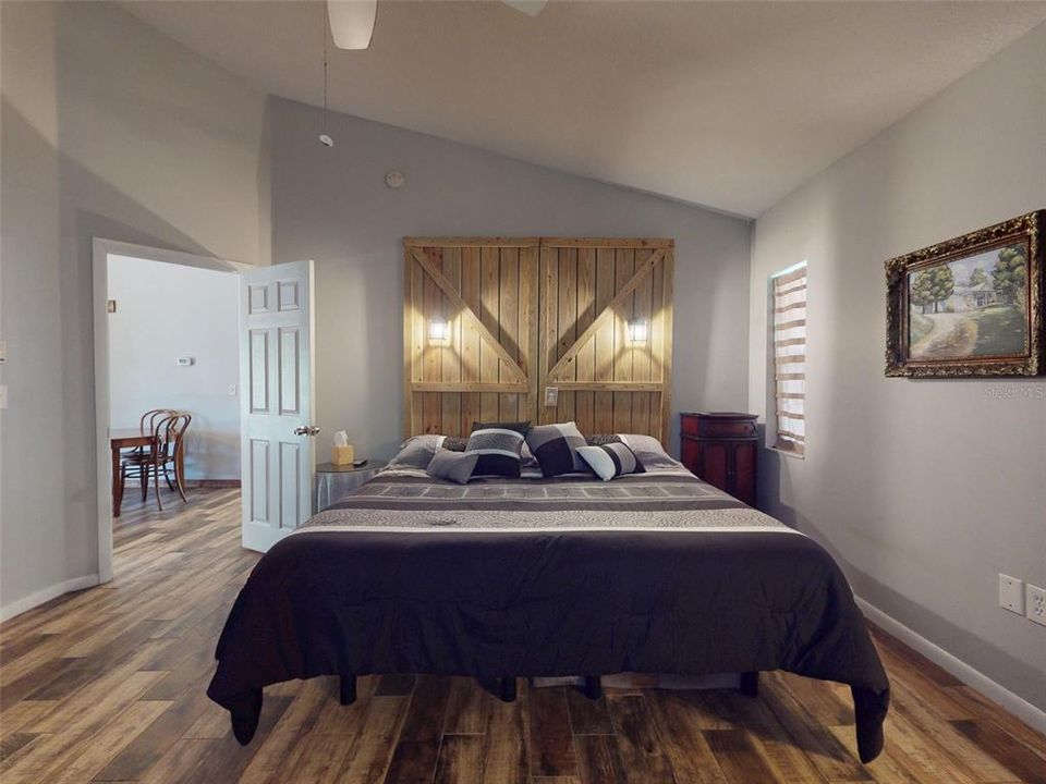 待售: $345,000 (4 贝兹, 2 浴室, 2127 平方英尺)