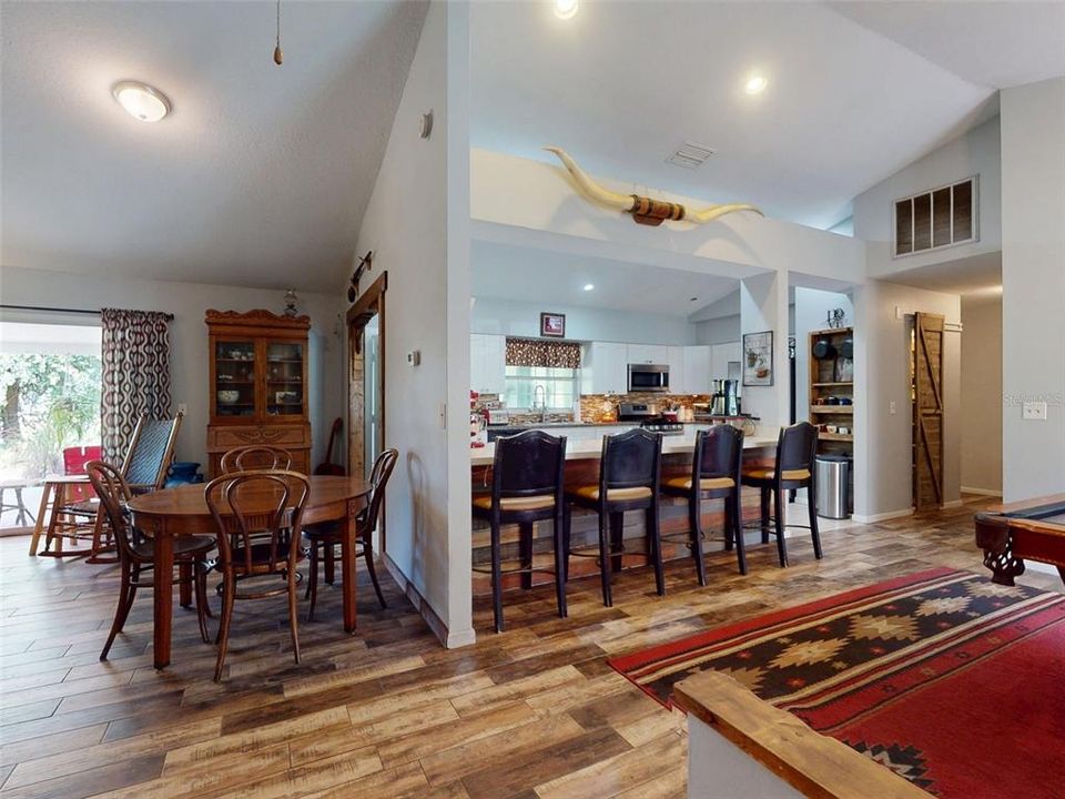 待售: $345,000 (4 贝兹, 2 浴室, 2127 平方英尺)