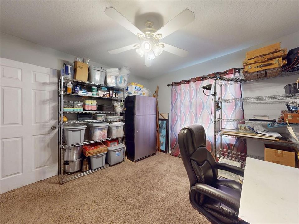 待售: $345,000 (4 贝兹, 2 浴室, 2127 平方英尺)