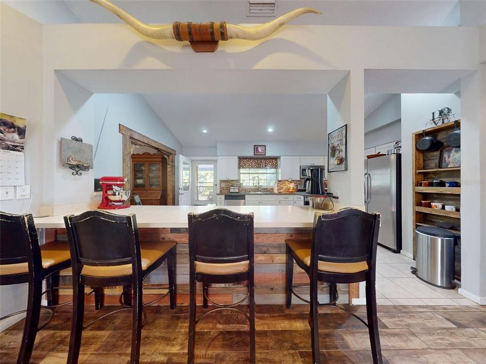 待售: $345,000 (4 贝兹, 2 浴室, 2127 平方英尺)