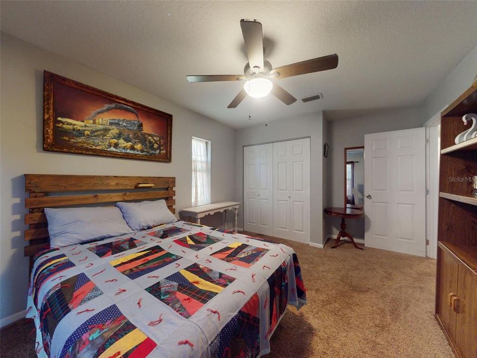 待售: $345,000 (4 贝兹, 2 浴室, 2127 平方英尺)