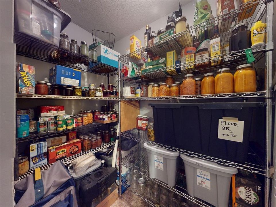 待售: $345,000 (4 贝兹, 2 浴室, 2127 平方英尺)