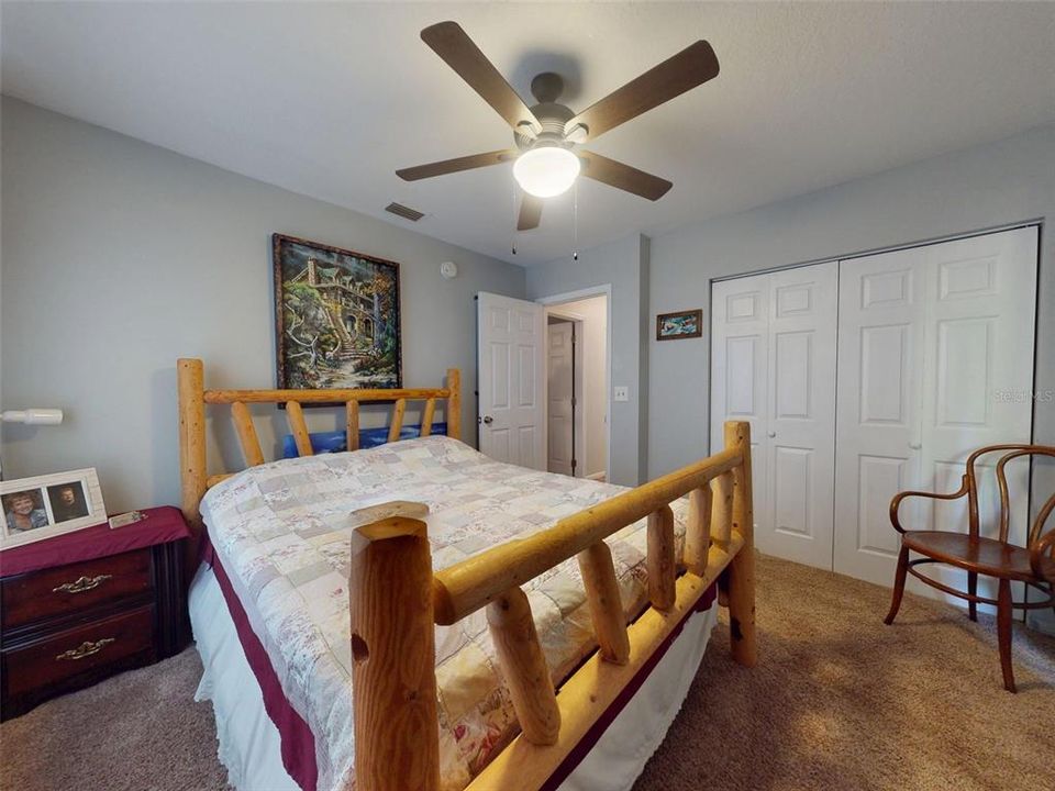 待售: $345,000 (4 贝兹, 2 浴室, 2127 平方英尺)