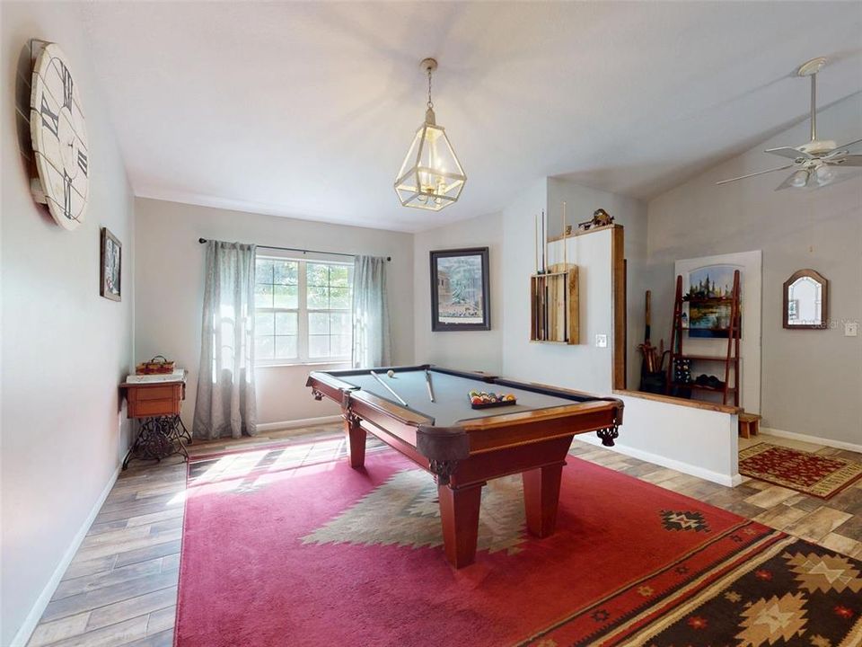 待售: $345,000 (4 贝兹, 2 浴室, 2127 平方英尺)