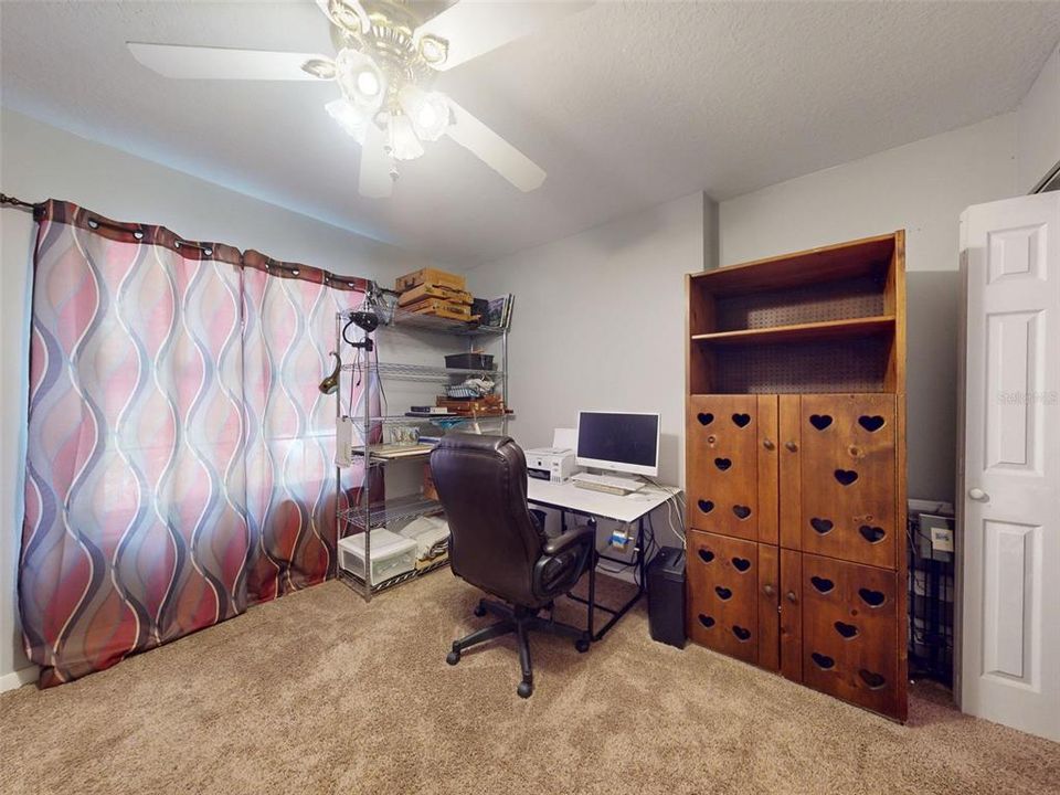 待售: $345,000 (4 贝兹, 2 浴室, 2127 平方英尺)