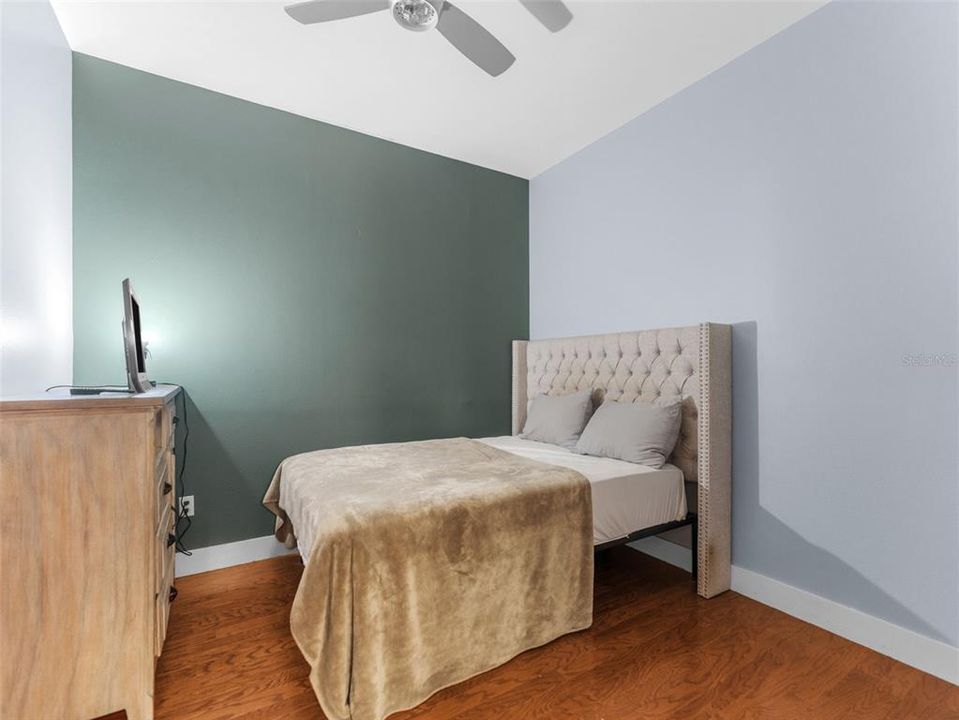 出租: $2,800 (2 贝兹, 1 浴室, 1050 平方英尺)