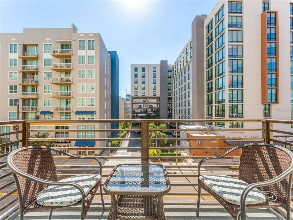 出租: $2,800 (2 贝兹, 1 浴室, 1050 平方英尺)