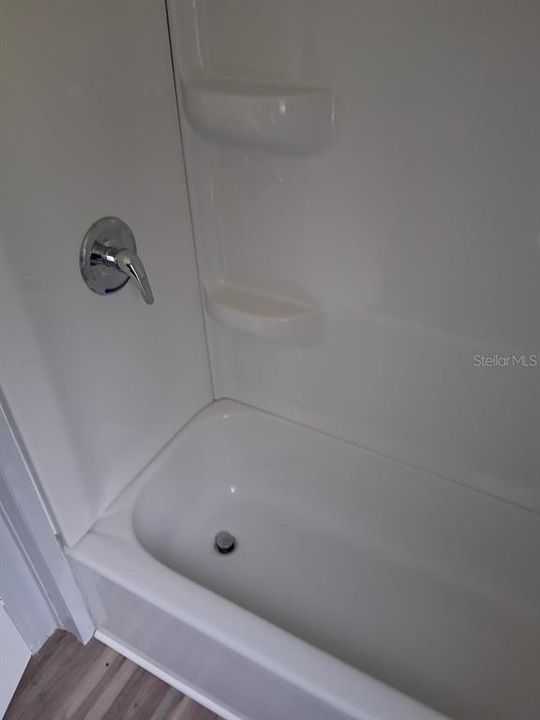 На продажу: $180,000 (2 спален, 1 ванн, 616 Квадратных фут)