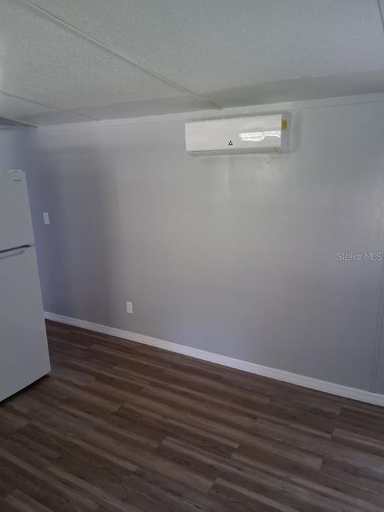 На продажу: $180,000 (2 спален, 1 ванн, 616 Квадратных фут)