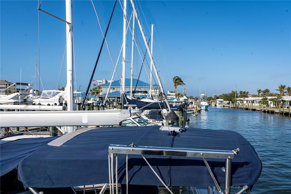 待售: $689,000 (2 贝兹, 2 浴室, 1705 平方英尺)