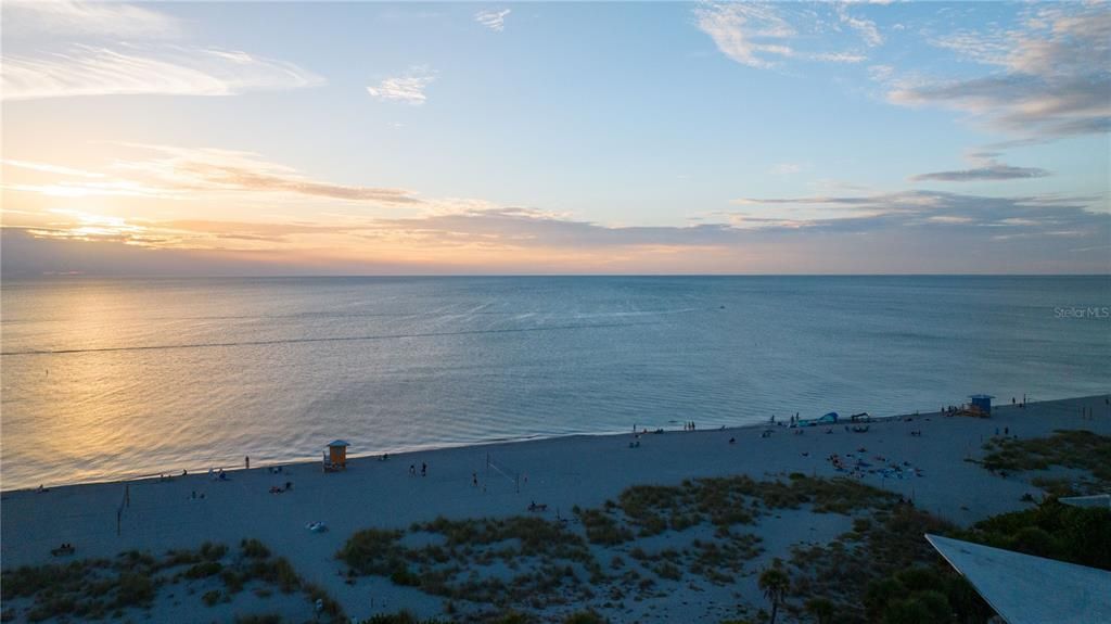 待售: $689,000 (2 贝兹, 2 浴室, 1705 平方英尺)