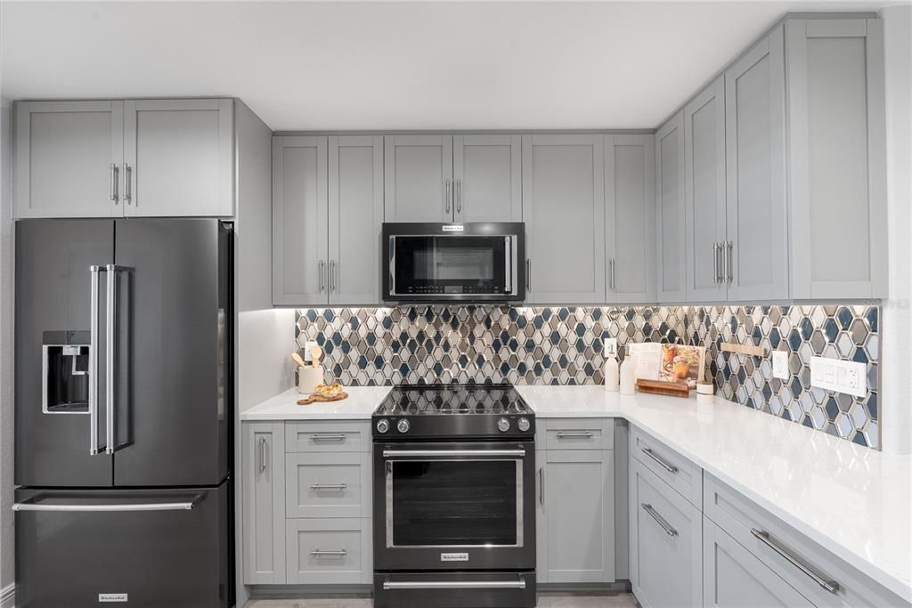 For Sale: $689,000 (2 beds, 2 baths, 1705 Square Feet)