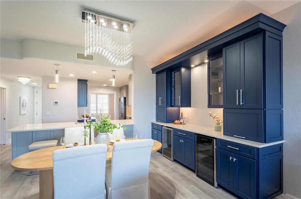 For Sale: $689,000 (2 beds, 2 baths, 1705 Square Feet)