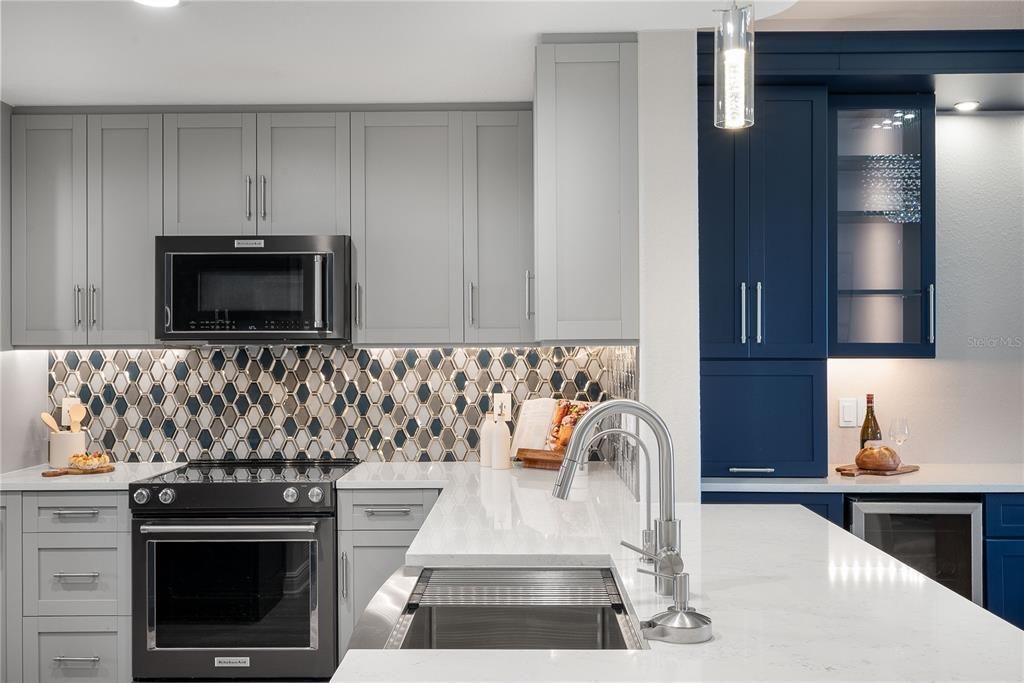 For Sale: $689,000 (2 beds, 2 baths, 1705 Square Feet)