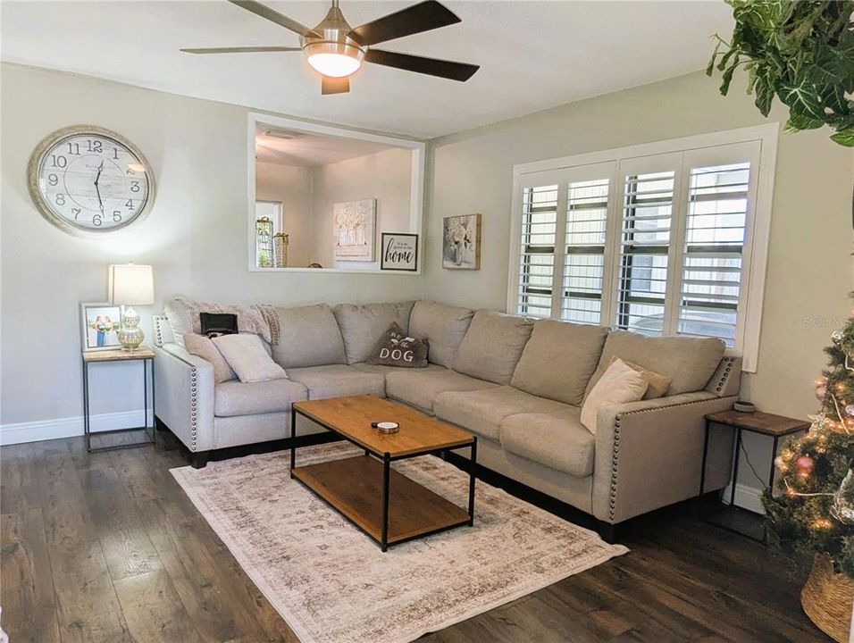 For Sale: $417,900 (3 beds, 1 baths, 1070 Square Feet)