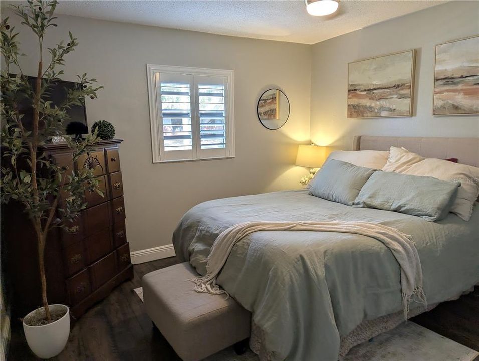 For Sale: $417,900 (3 beds, 1 baths, 1070 Square Feet)