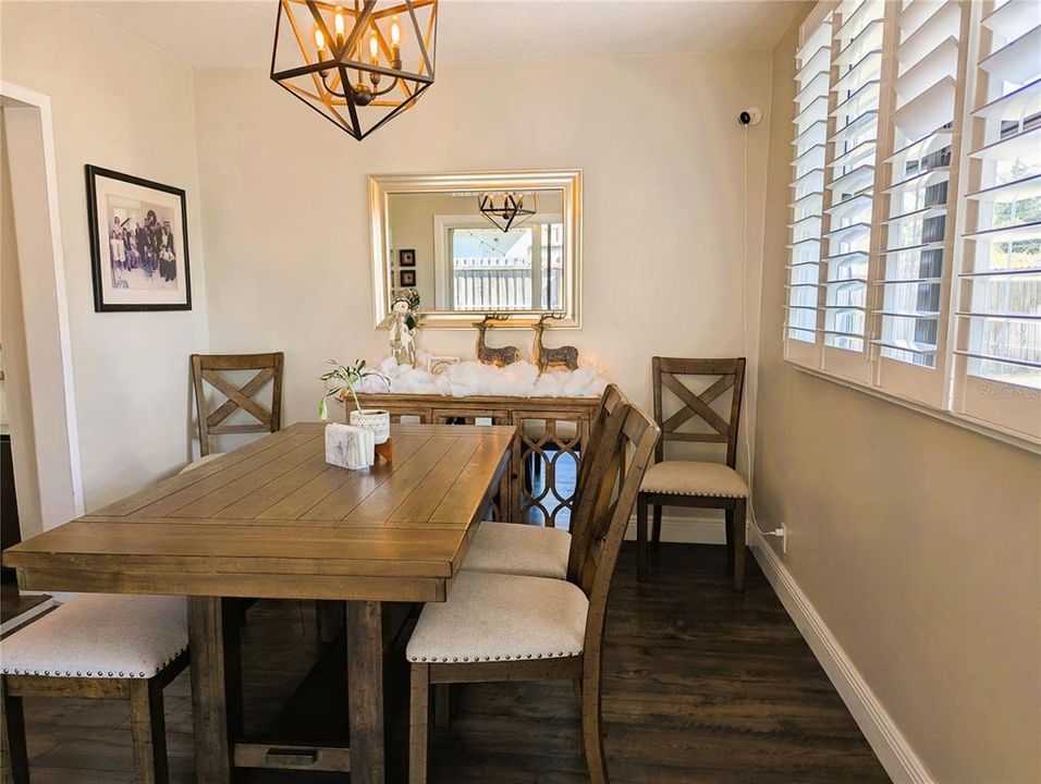 For Sale: $417,900 (3 beds, 1 baths, 1070 Square Feet)