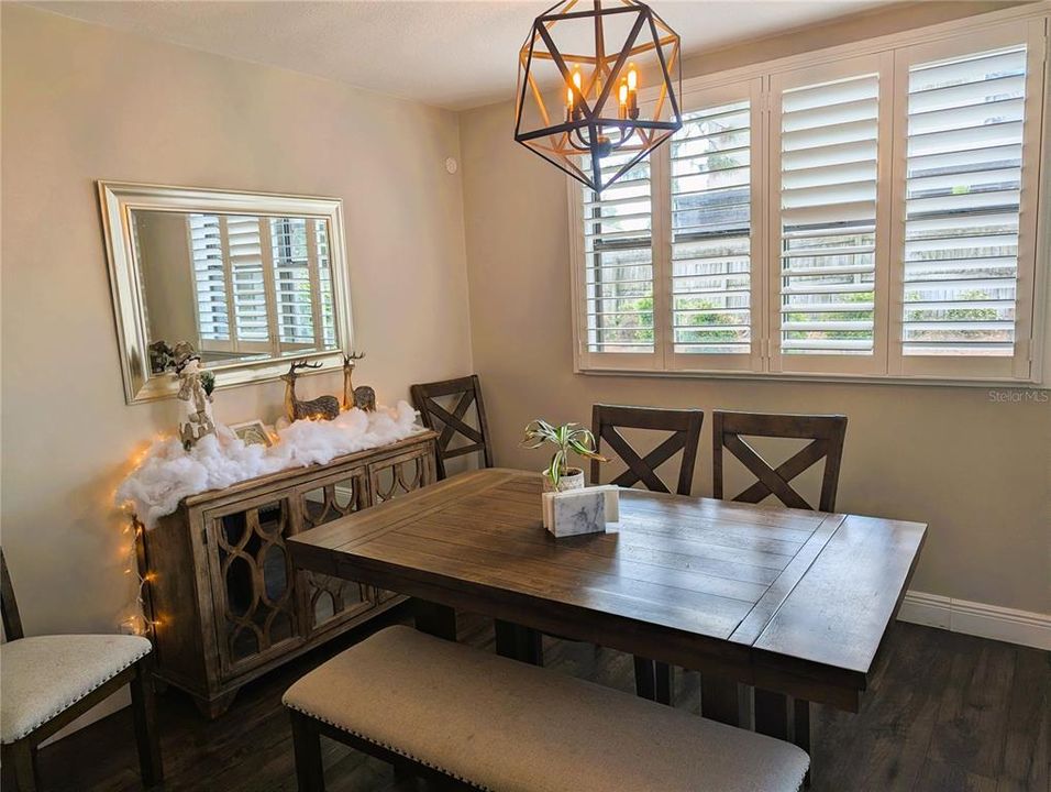 For Sale: $417,900 (3 beds, 1 baths, 1070 Square Feet)