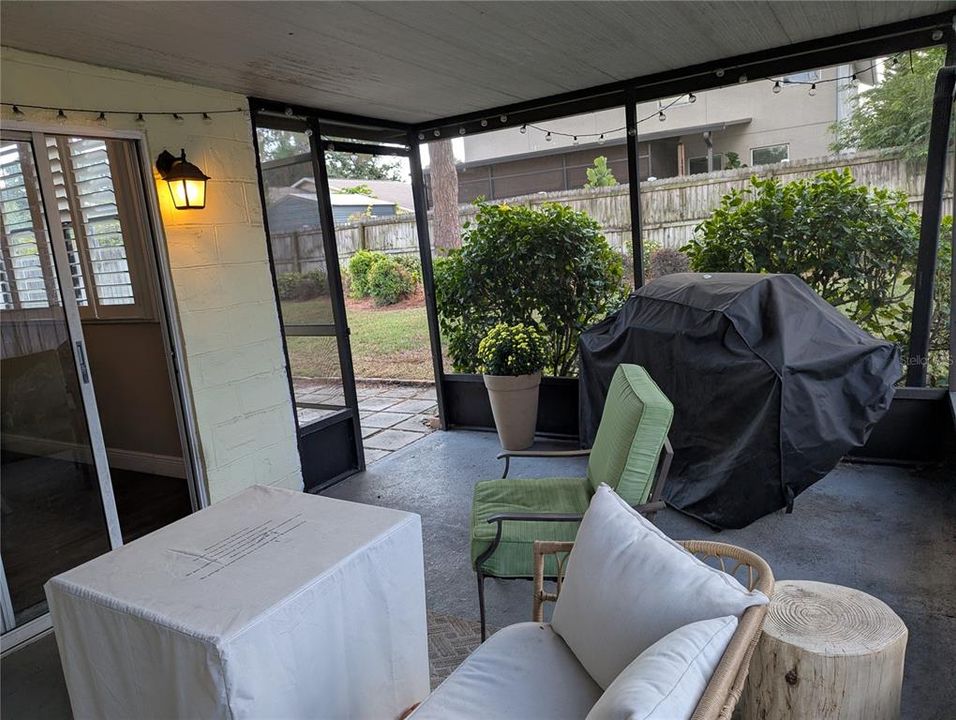 For Sale: $417,900 (3 beds, 1 baths, 1070 Square Feet)